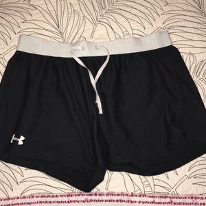 BLACK UNDER ARMOUR SHORTS